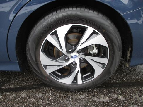 Used 2025 Subaru Legacy Premium image 9