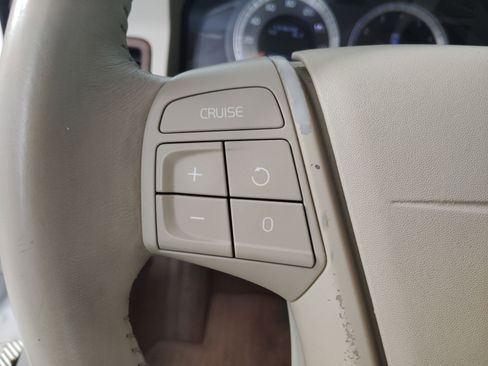 Used 2010 Volvo XC70 3.2 image 15