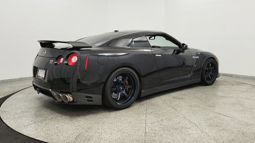 Used 2014 Nissan GT-R Black Edition AWD/4WD image 5