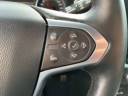 Used 2024 Chevrolet Traverse RS image 33