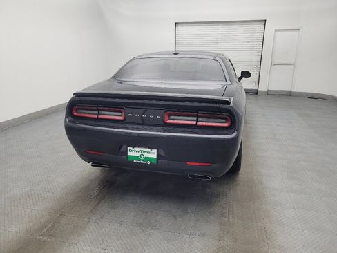 Used 2017 Dodge Challenger R/T image 7