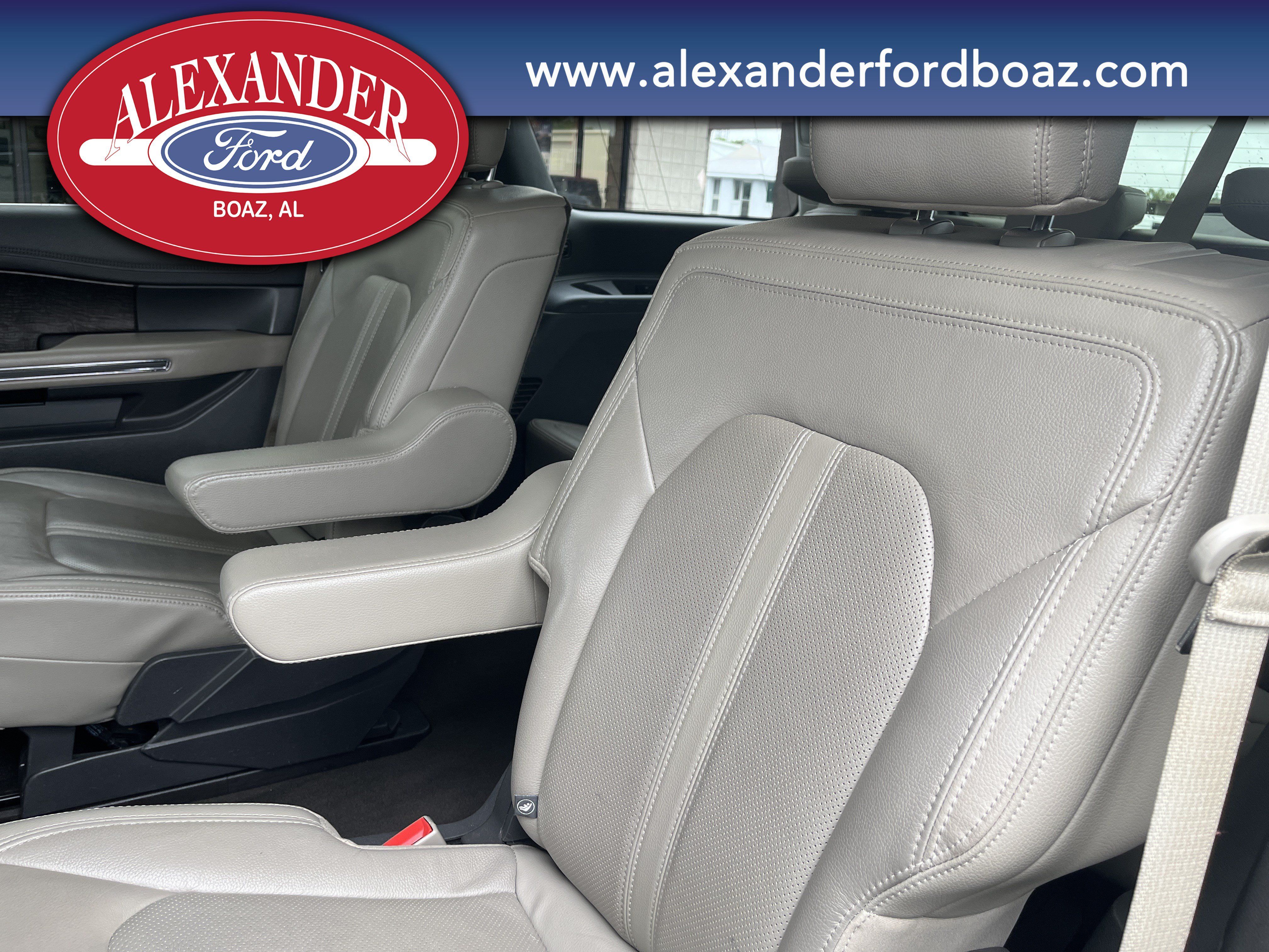 Used 2019 Ford Expedition Limited w/ Equipment Group 302A RWD image 13