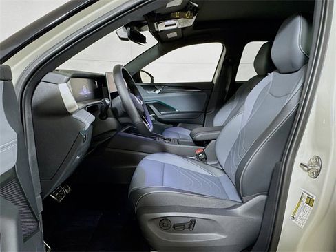 New 2026 Volkswagen Tiguan SE R-Line image 11