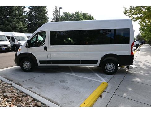 Used 2024 RAM ProMaster 2500 w/ Convenience Group FWD image 9