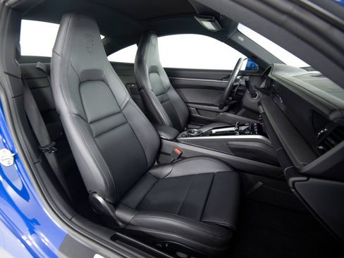 Certified 2025 Porsche 911 Carrera RWD image 41