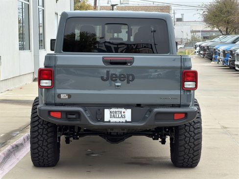 New 2025 Jeep Gladiator Sport image 6