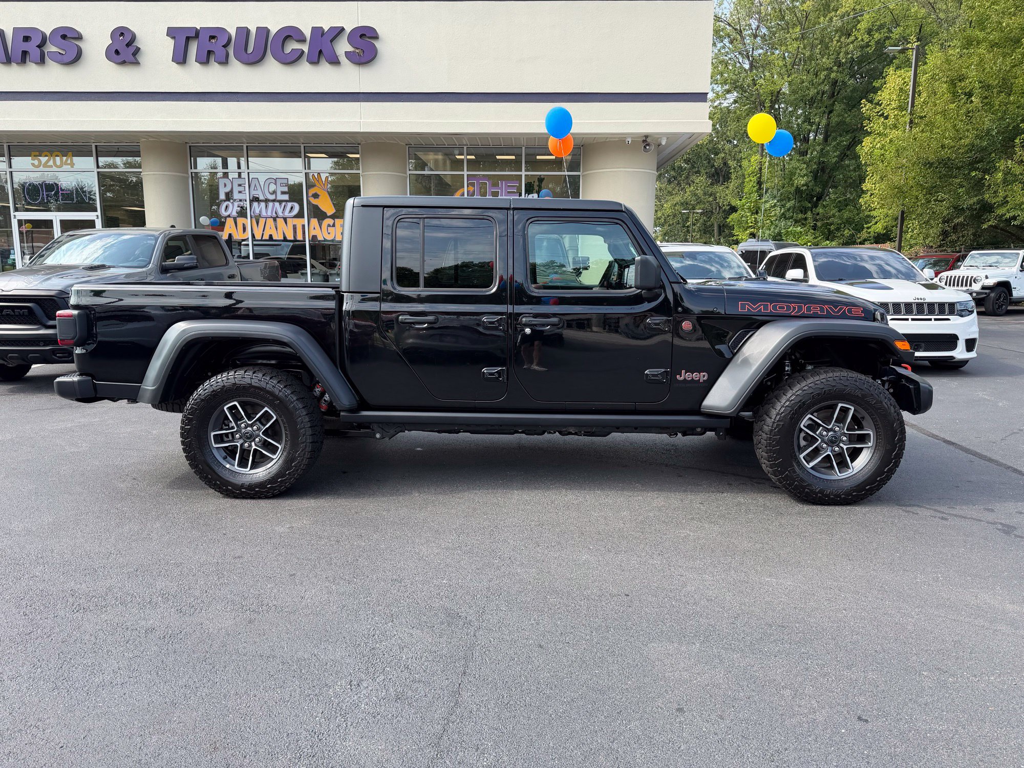 Used 2026 Jeep Gladiator Mojave AWD/4WD image 7