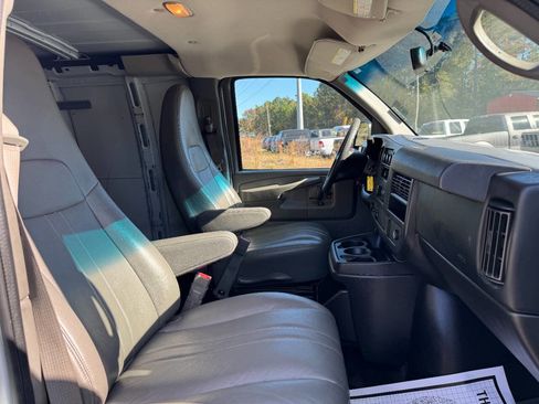 Used 2015 Chevrolet Express 2500 Extended image 20