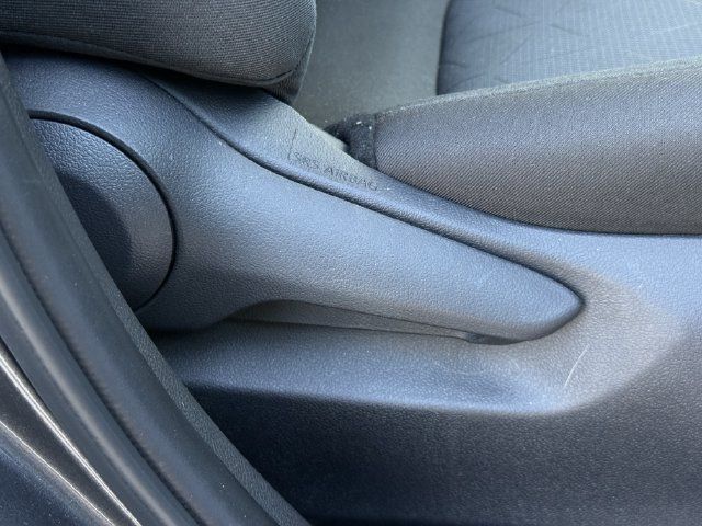 Used 2025 Toyota RAV4 XLE FWD image 30