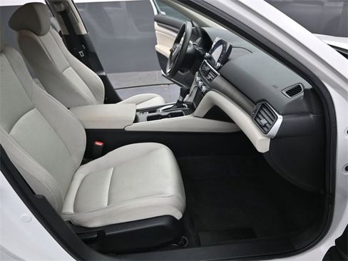 Used 2020 Honda Accord LX image 24