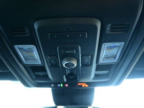 Used 2024 Chevrolet Tahoe High Country image 36