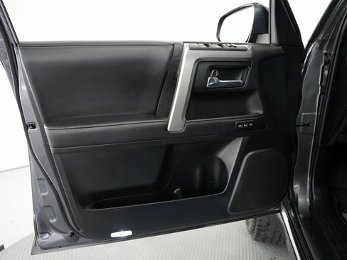 Used 2019 Toyota 4Runner Limited image 42