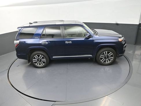 Used 2018 Toyota 4Runner Limited AWD/4WD image 30