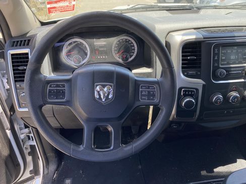 Used 2019 RAM 1500 Classic SLT RWD image 11
