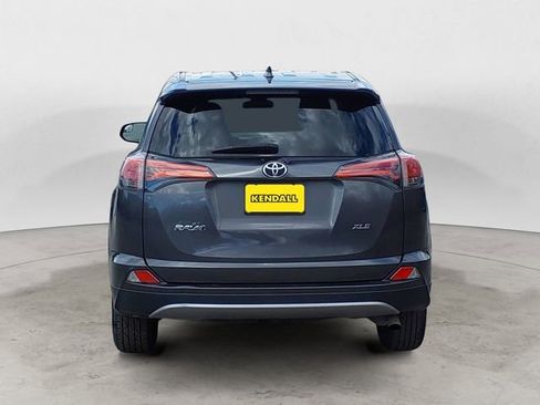 Used 2018 Toyota RAV4 XLE FWD image 4