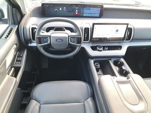 Certified 2025 Ford Expedition Active image 16