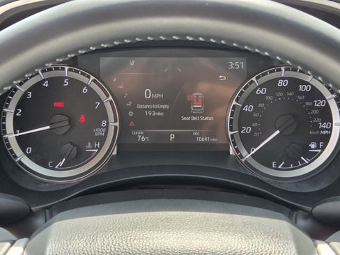 Used 2023 Toyota Highlander XLE image 21