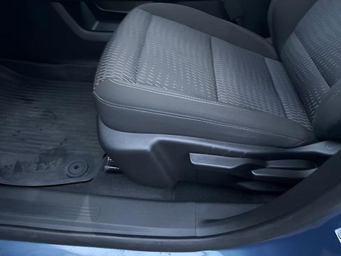 Used 2025 Chevrolet Equinox LT w/ Safety and Technology Package image 10