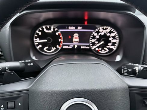 Certified 2025 Nissan Rogue SV image 17