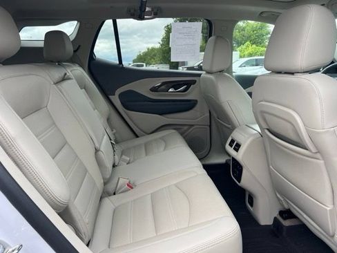 Used 2024 GMC Terrain Denali w/ Denali Premium Package AWD/4WD image 15