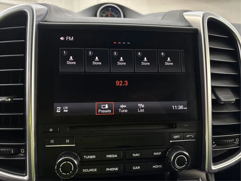 Used 2018 Porsche Cayenne image 19