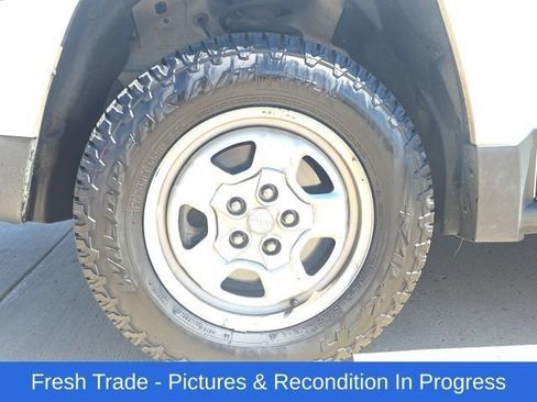 Used 2016 Jeep Patriot Sport w/ Power Value Group AWD/4WD image 10