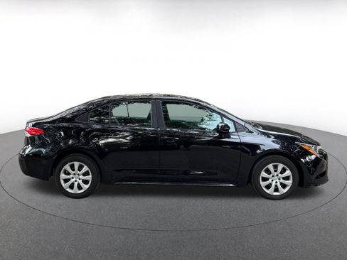 Used 2025 Toyota Corolla LE FWD image 14