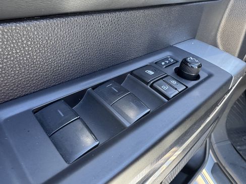 Used 2023 Toyota Tundra Platinum image 10