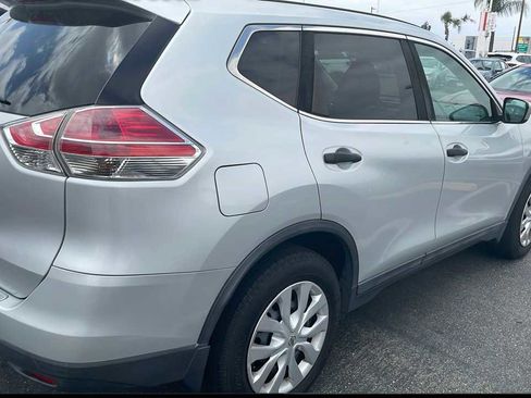 Used 2016 Nissan Rogue S w/ S Family Package FWD image 2