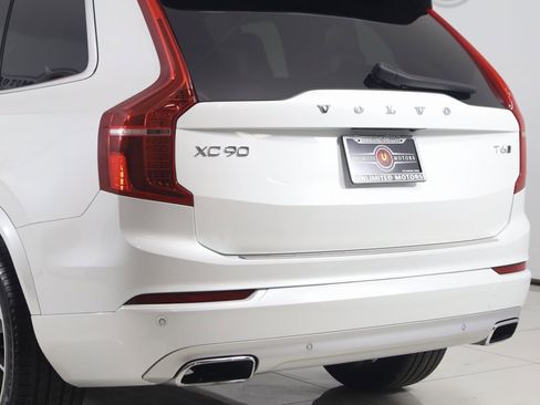 Used 2020 Volvo XC90 T6 Momentum w/ Protection Package Premier image 25