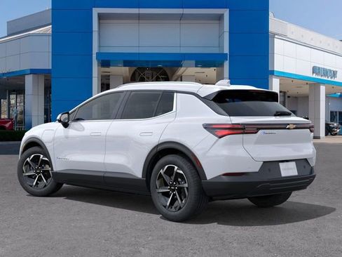 New 2026 Chevrolet Equinox EV LT image 3