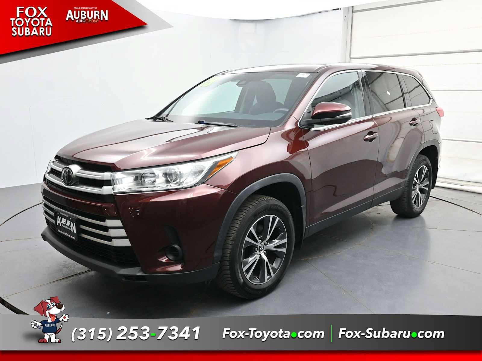 Used 2019 Toyota Highlander LE AWD/4WD image 2