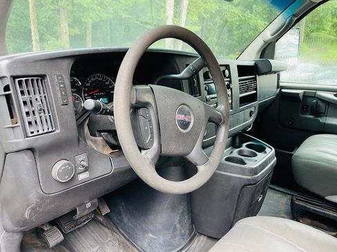 Used 2014 GMC Savana 3500 Extended RWD image 18