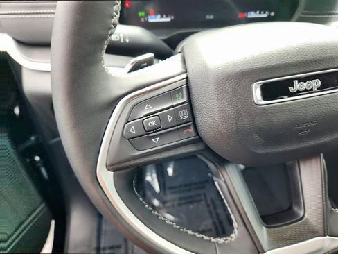 New 2025 Jeep Grand Cherokee Laredo X w/ Luxury Tech Group I AWD/4WD image 22