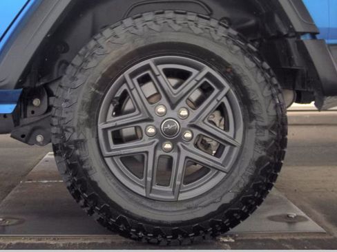 Used 2025 Jeep Wrangler Sport S AWD/4WD image 5