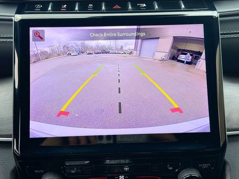 Used 2024 Jeep Grand Cherokee Limited image 34