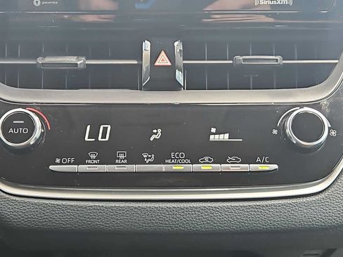 Used 2022 Toyota Corolla LE FWD image 16