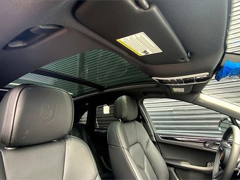 New 2025 Porsche Macan image 32