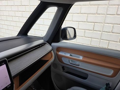 Used 2025 Volkswagen ID. Buzz 1st Edition RWD image 46