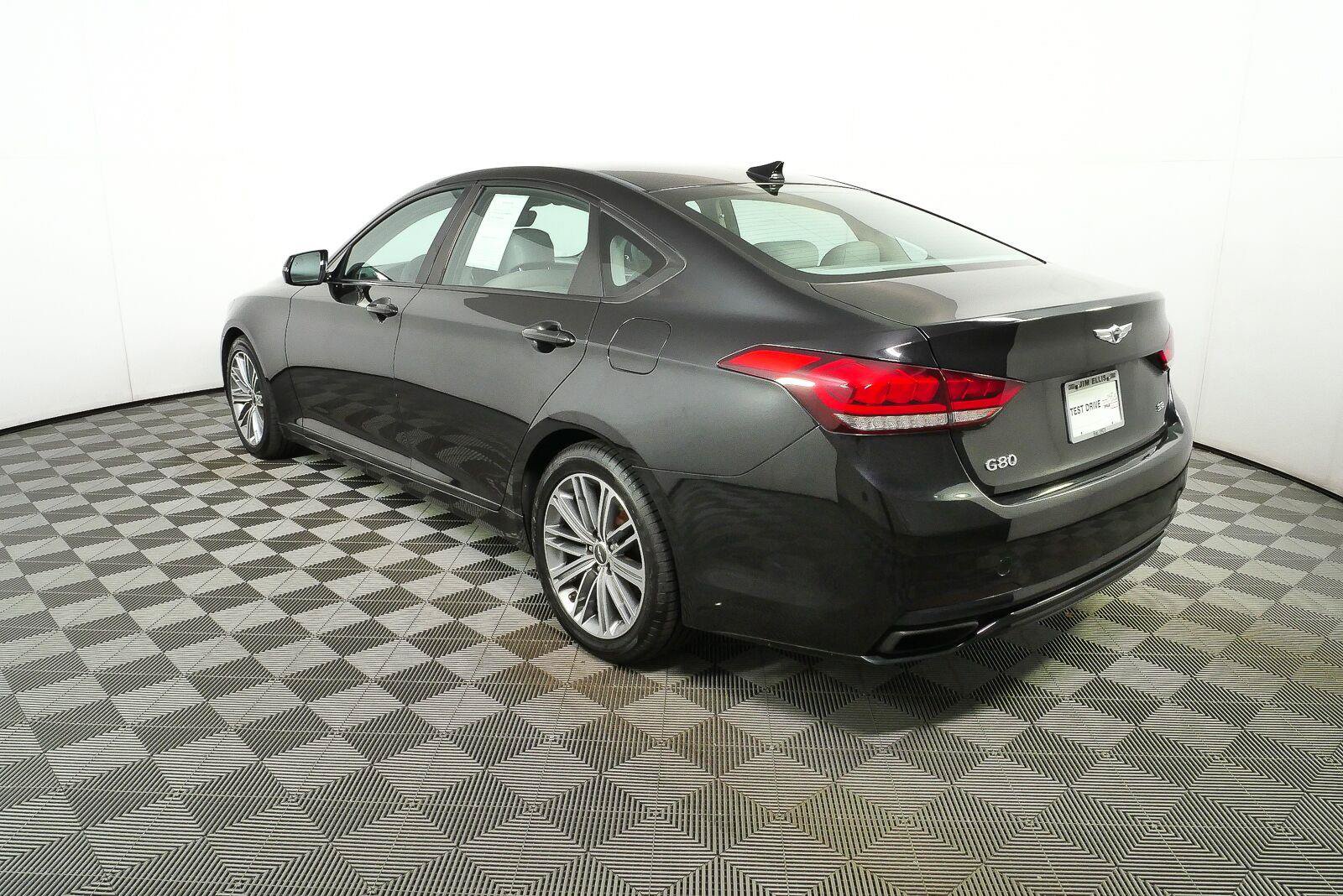 Used 2018 Genesis G80 3.8 RWD image 24