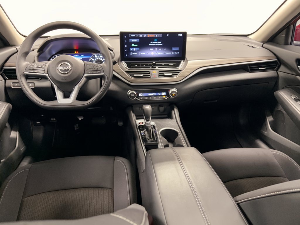 Used 2025 Nissan Altima 2.5 SV w/ SV Special Edition Package FWD image 17