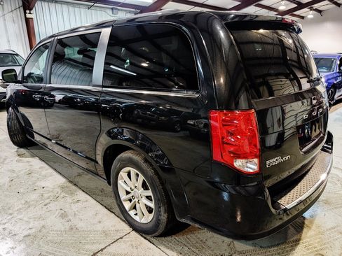 Used 2019 Dodge Grand Caravan SXT FWD image 5