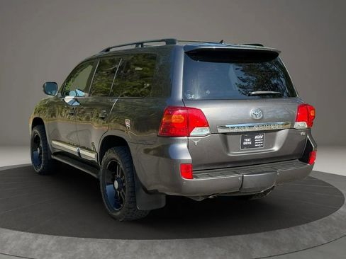 Used 2014 Toyota Land Cruiser image 4