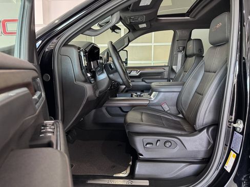 Certified 2025 Chevrolet Silverado 2500 High Country w/ Technology Package AWD/4WD image 10