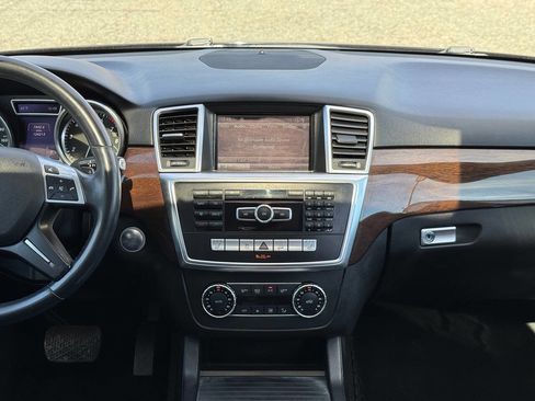 Used 2014 Mercedes-Benz ML 350 4MATIC w/ Premium 1 Package image 23