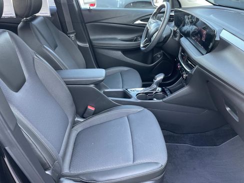 Used 2025 Buick Encore GX Preferred w/ Comfort Package image 29