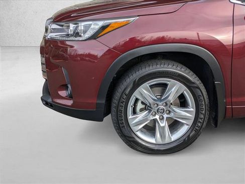 Used 2018 Toyota Highlander Limited image 30