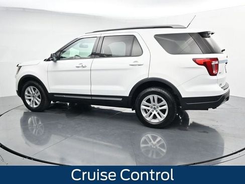 Used 2019 Ford Explorer XLT w/ Equipment Group 201A AWD/4WD image 7