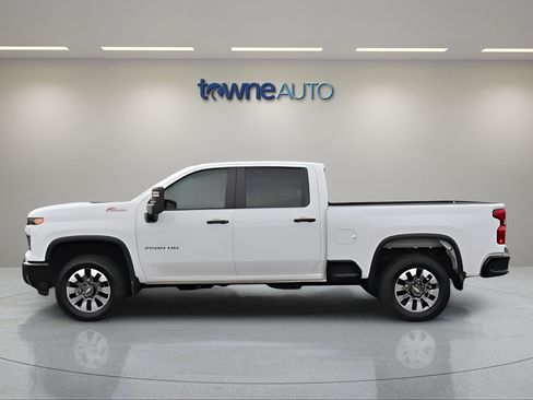 Used 2025 Chevrolet Silverado 2500 Custom w/ Z71 Off-Road Package AWD/4WD image 4
