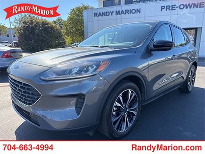 Used 2022 Ford Escape SE w/ SE Sport Appearance Package